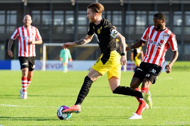 性吸引着越 性吸引着越