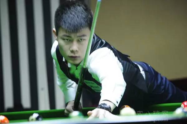 他在球场上 他在球场上